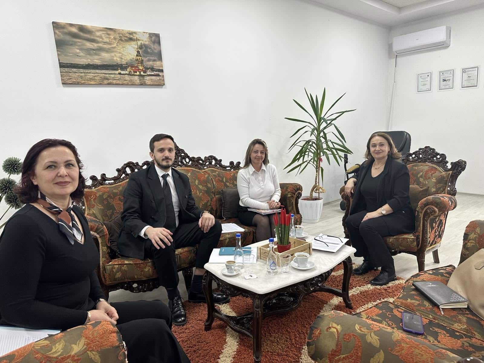 Autoriteti i Konkurrencës zhvillon takim me Elkos për analizën dhe monitorimin e tregut të produkteve bazë